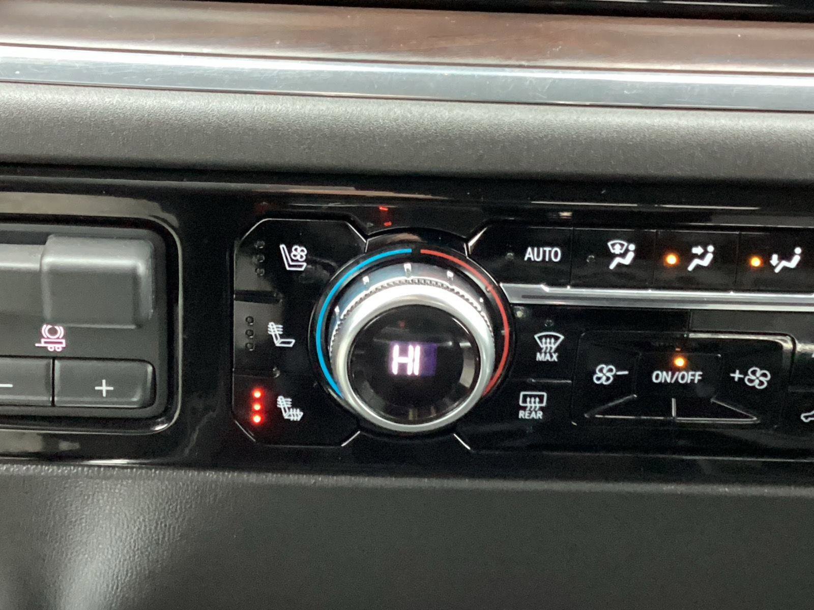 Used 2023 GMC Sierra 1500 SLT w/ SLT Premium Plus Package image 24