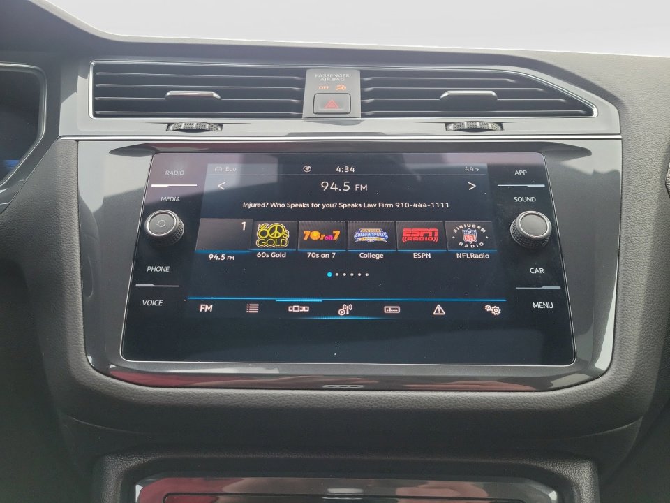 Certified 2023 Volkswagen Tiguan SE R-Line image 21