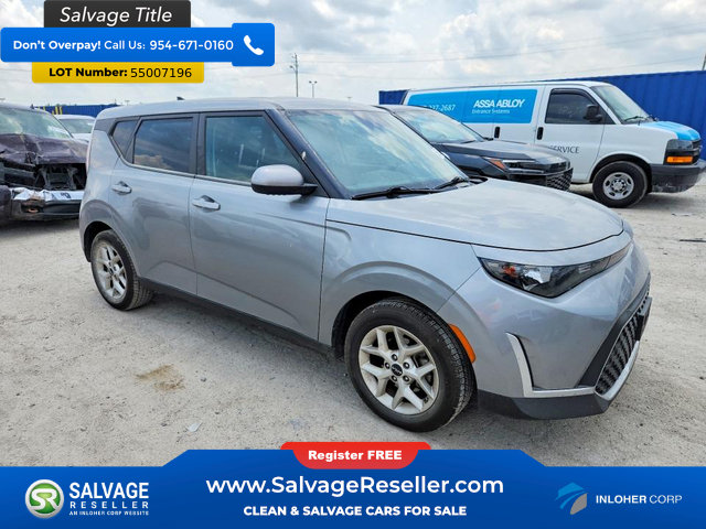 Used 2023 Kia Soul LX w/ LX Technology Package FWD image 5
