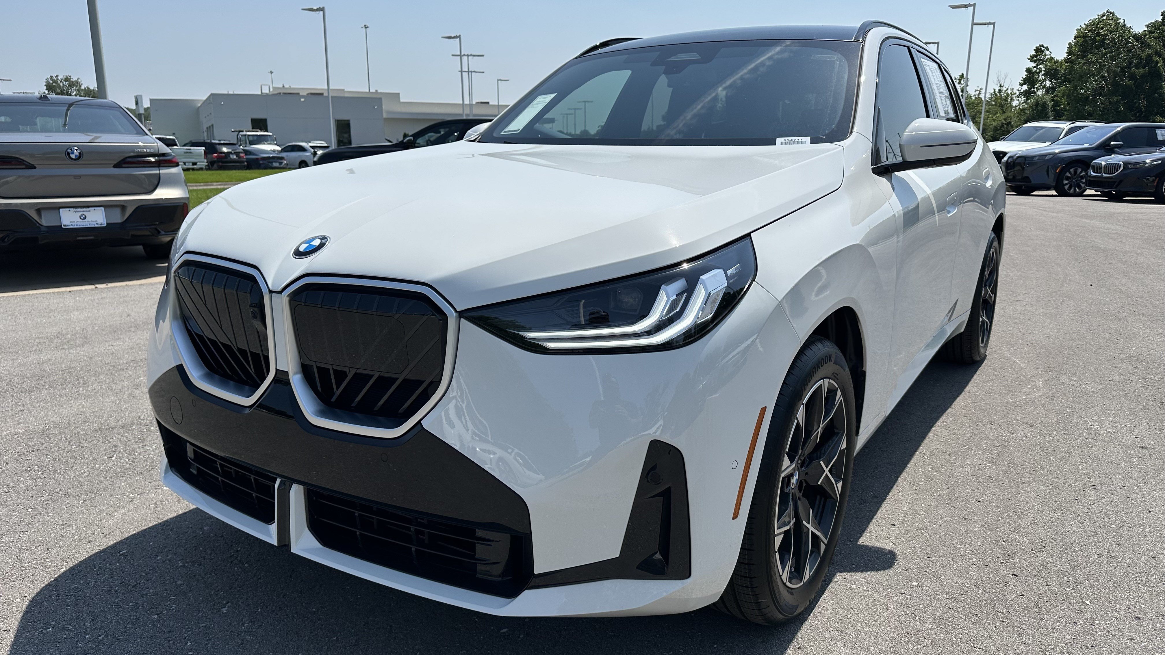 Used 2025 BMW X3 xDrive30i w/ Premium Package AWD/4WD image 5