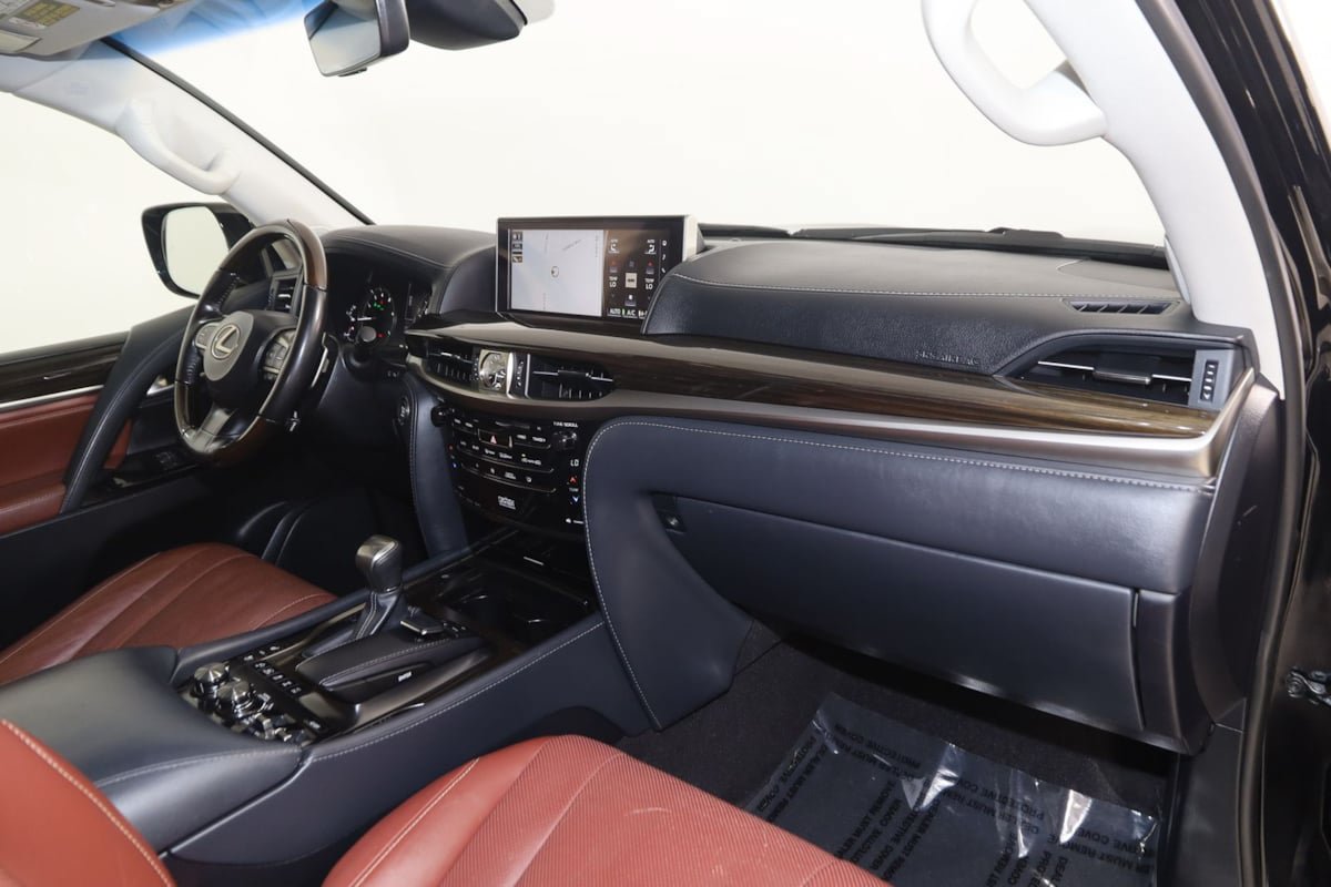 Used 2020 Lexus LX 570 4WD w/ Luxury Package image 44