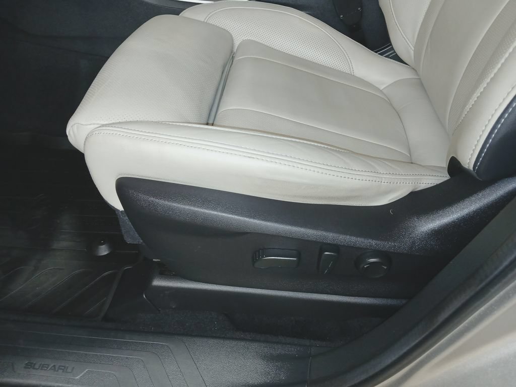 Used 2020 Subaru Ascent Limited w/ Technology Package AWD/4WD image 18