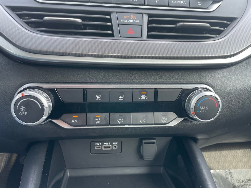 Used 2024 Nissan Altima 2.5 SR FWD image 11