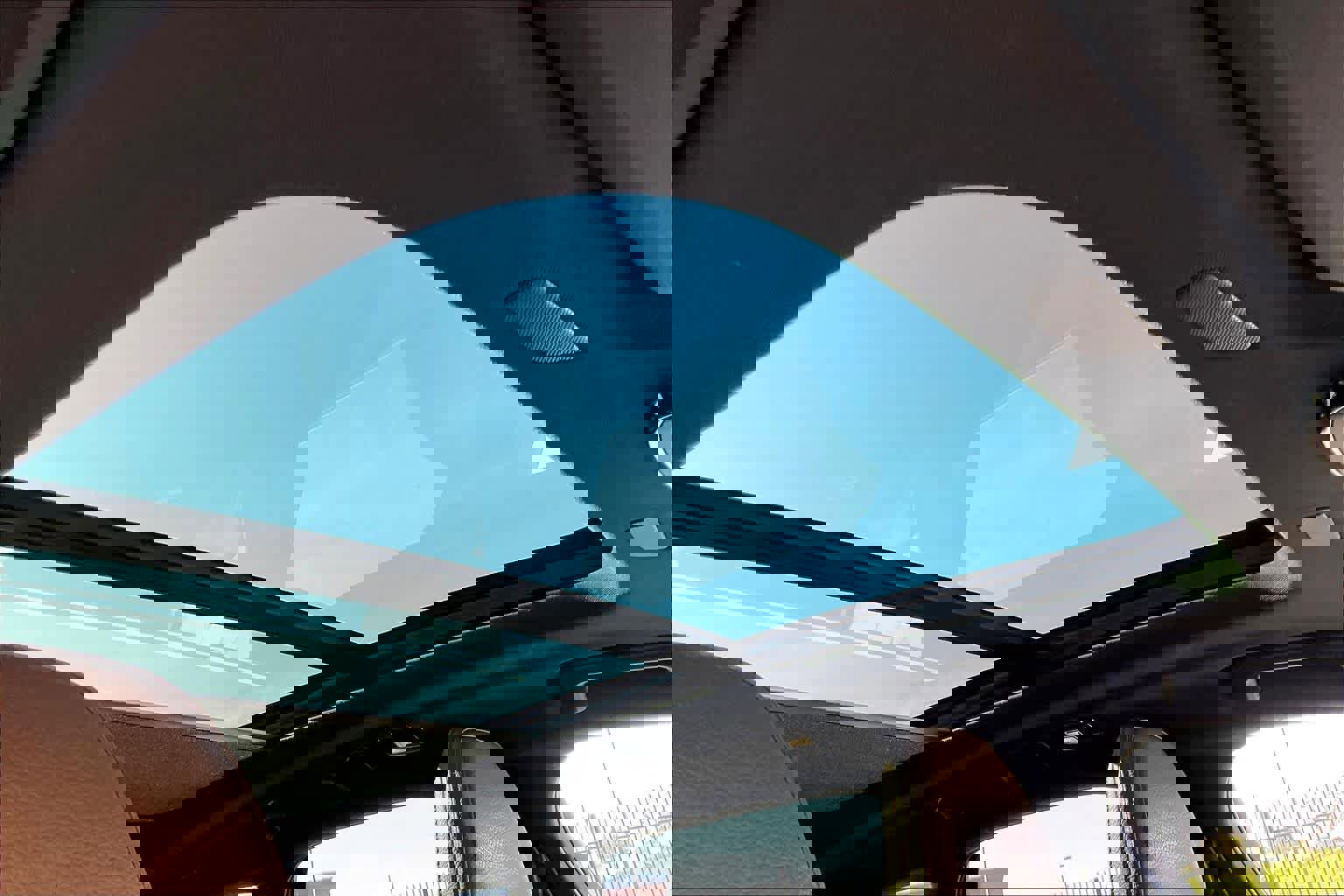 Used 2023 Volvo XC60 T8 Plus image 25