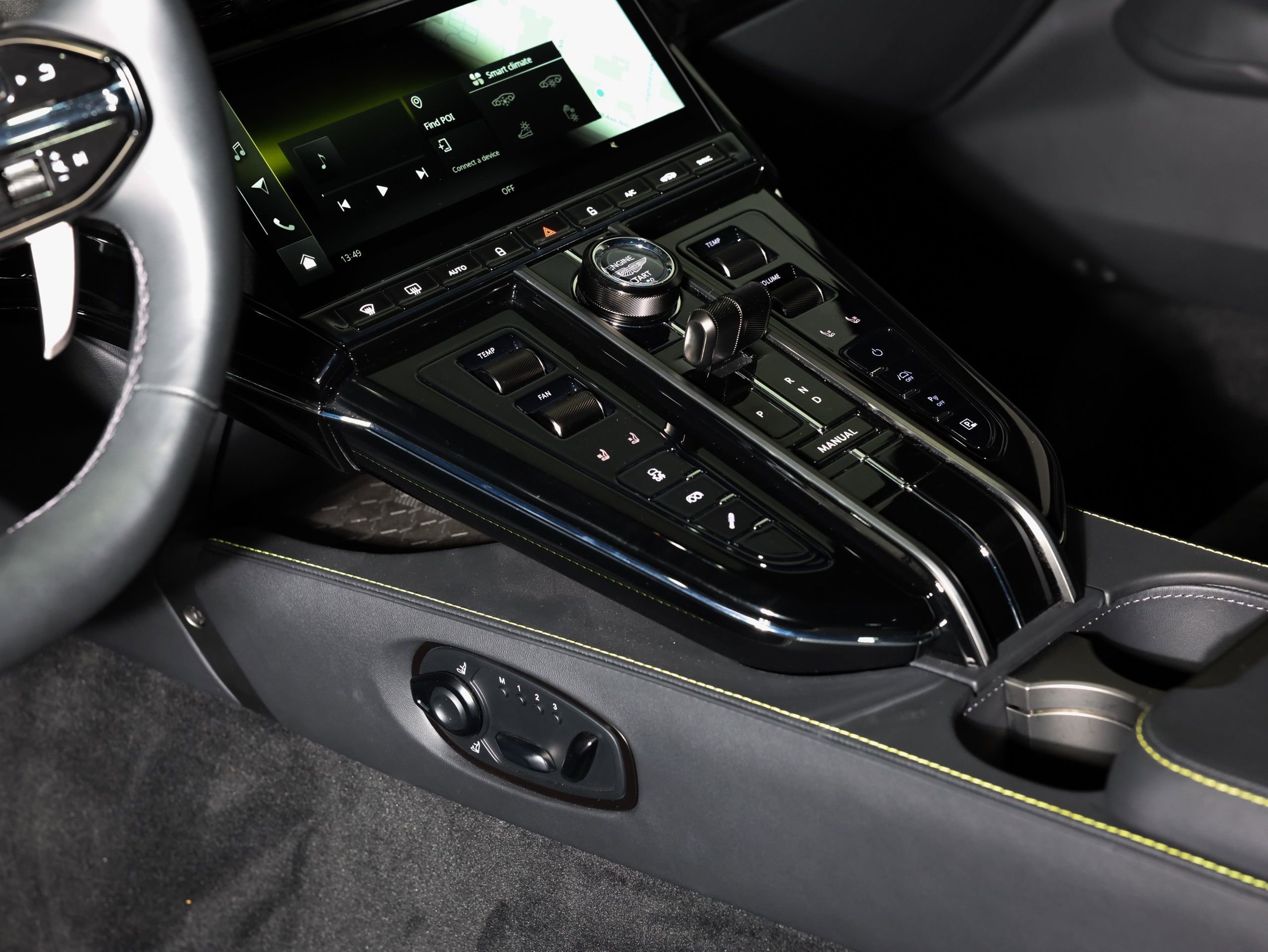 Used 2026 Aston Martin V8 Vantage Coupe image 49