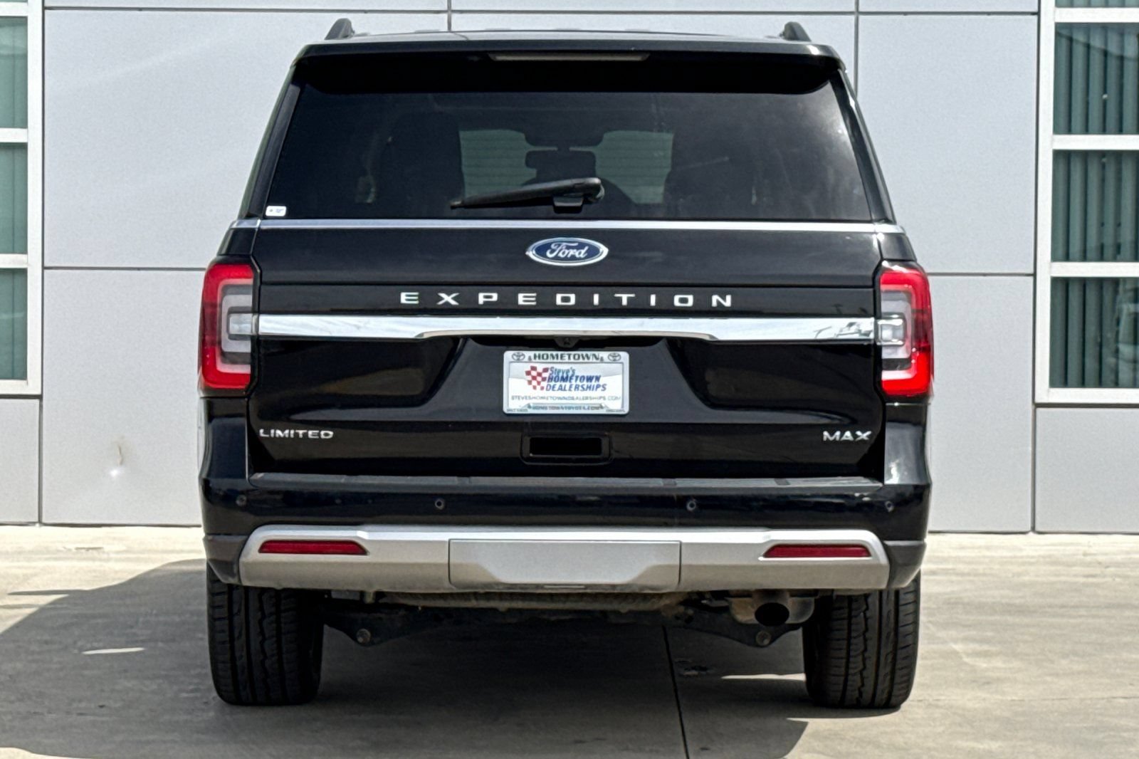 Used 2024 Ford Expedition Max Limited AWD/4WD image 5