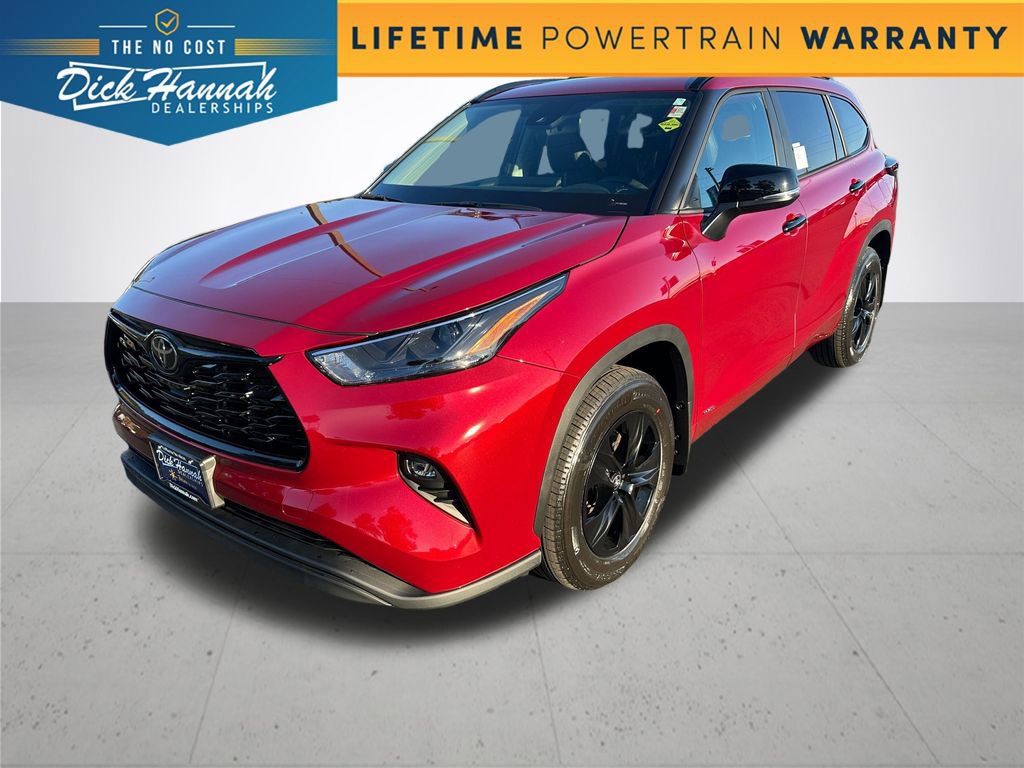 New 2025 Toyota Highlander XLE image 1