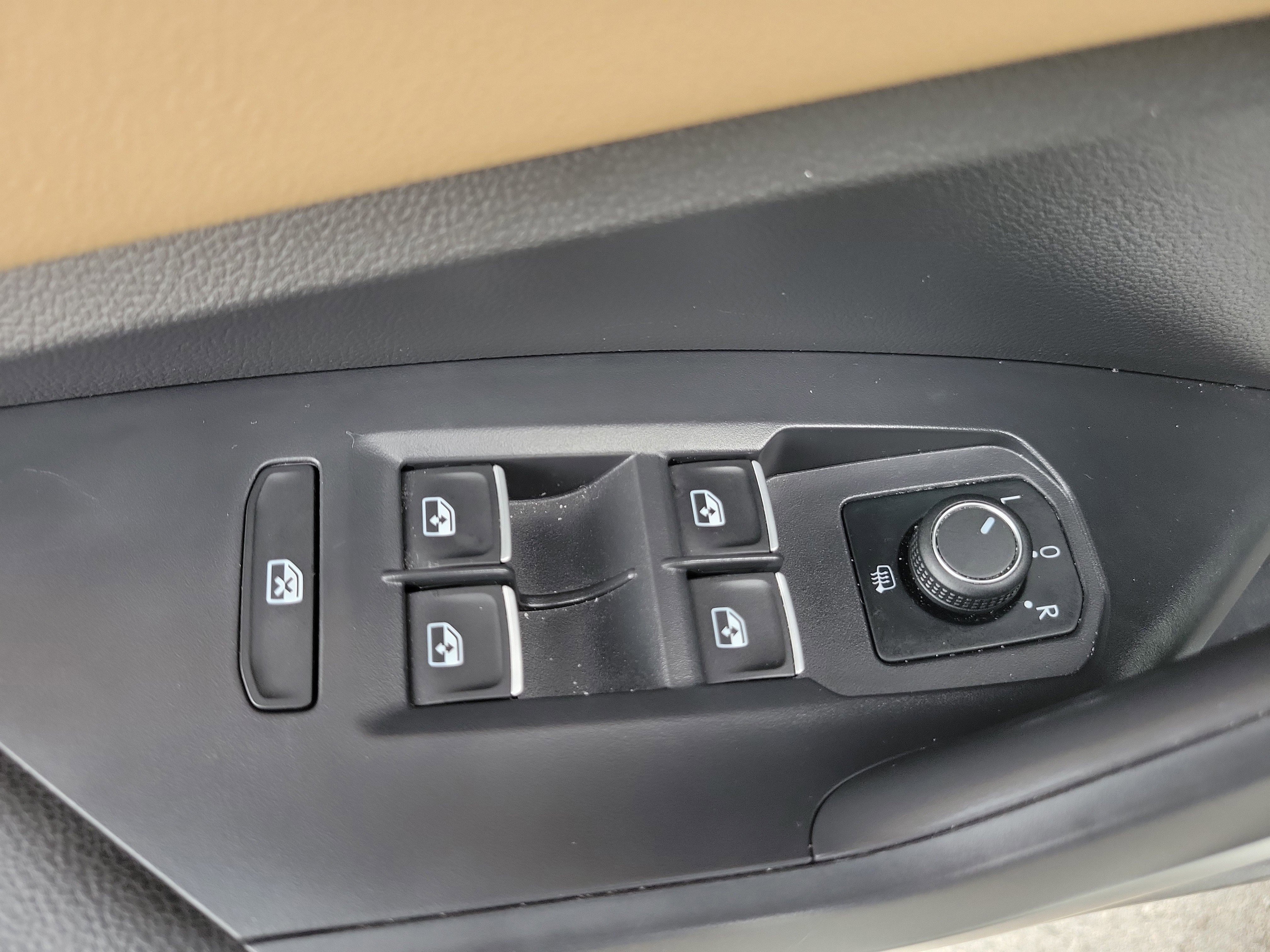 Used 2021 Volkswagen Jetta SE w/ SE Cold Weather Package FWD image 22