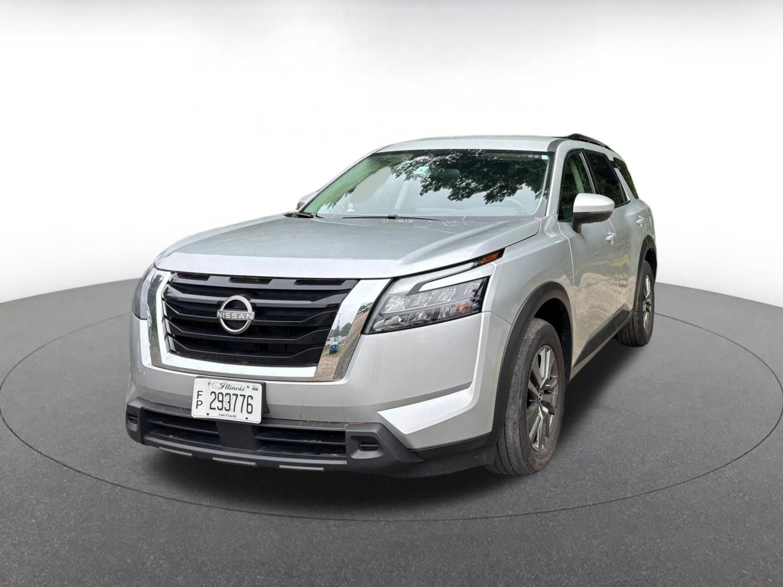 Used 2025 Nissan Pathfinder SV AWD/4WD image 4