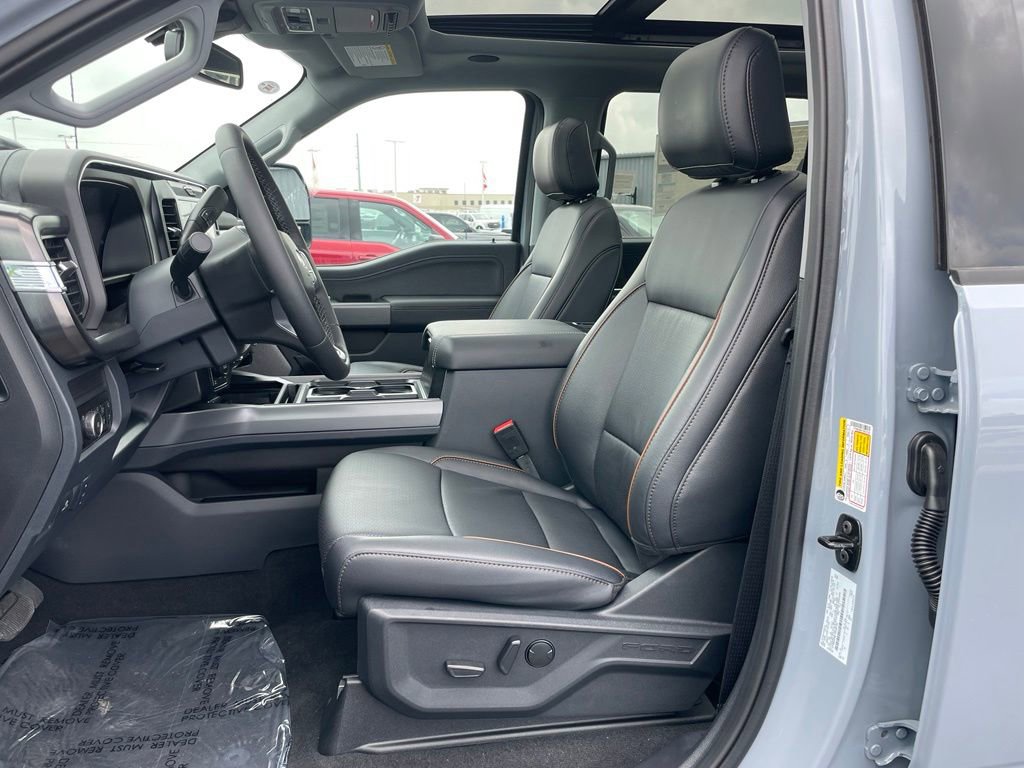 New 2026 Ford F250 Lariat w/ Black Appearance Package AWD/4WD image 7