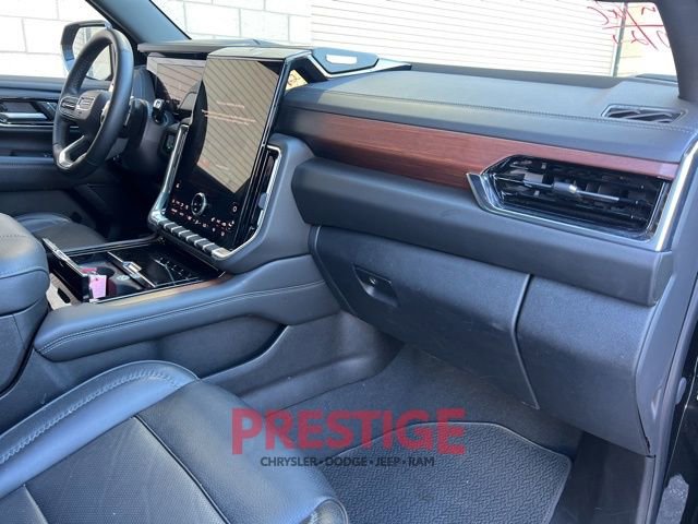 Used 2025 GMC Yukon XL Denali image 34