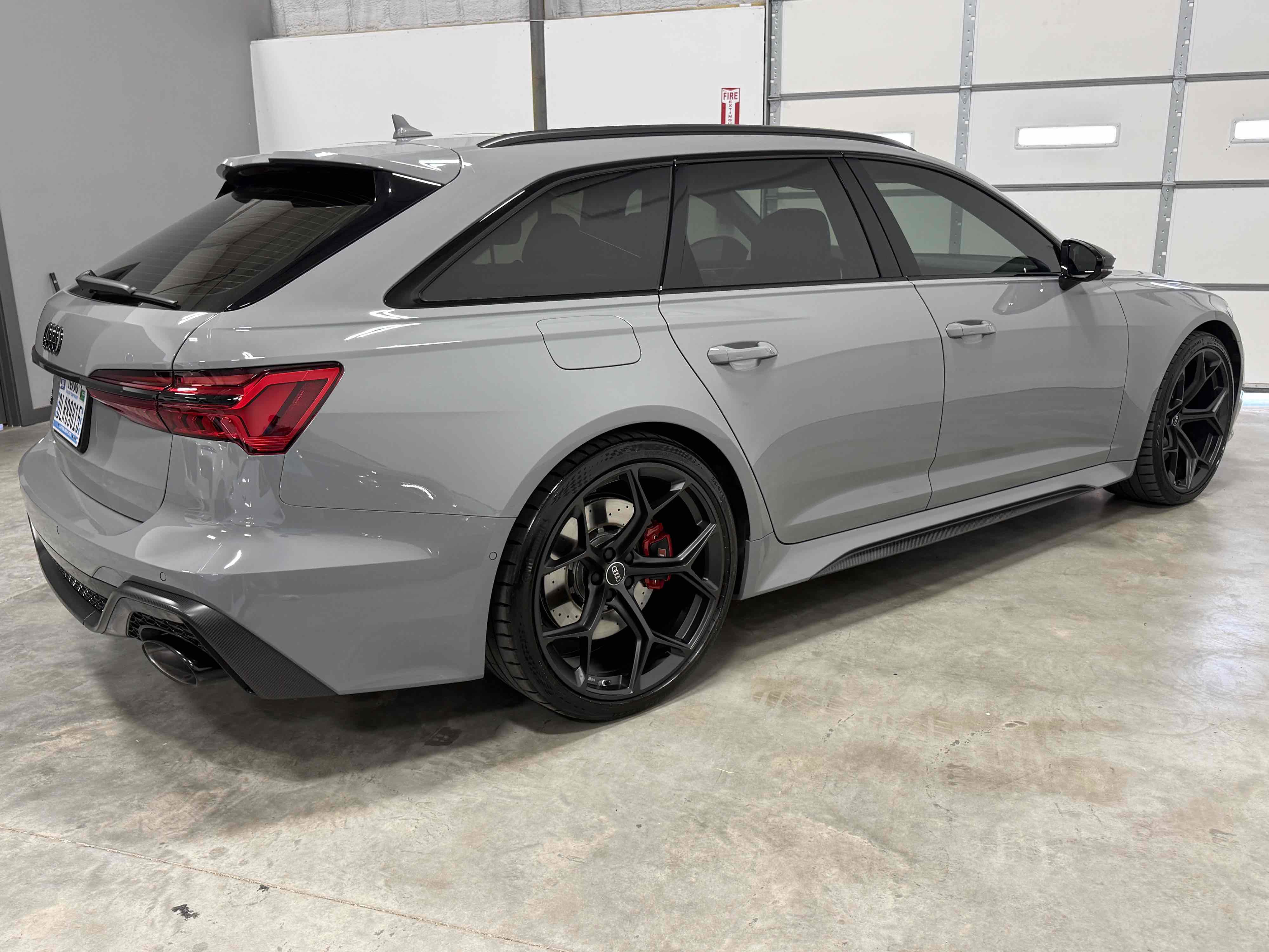 Used 2025 Audi RS 6 performance w/ Matte Carbon Package AWD/4WD image 23