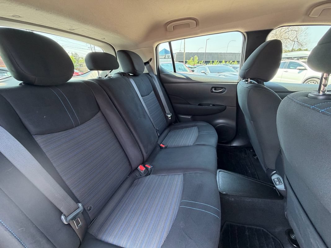 Used 2022 Nissan Leaf SV FWD image 27