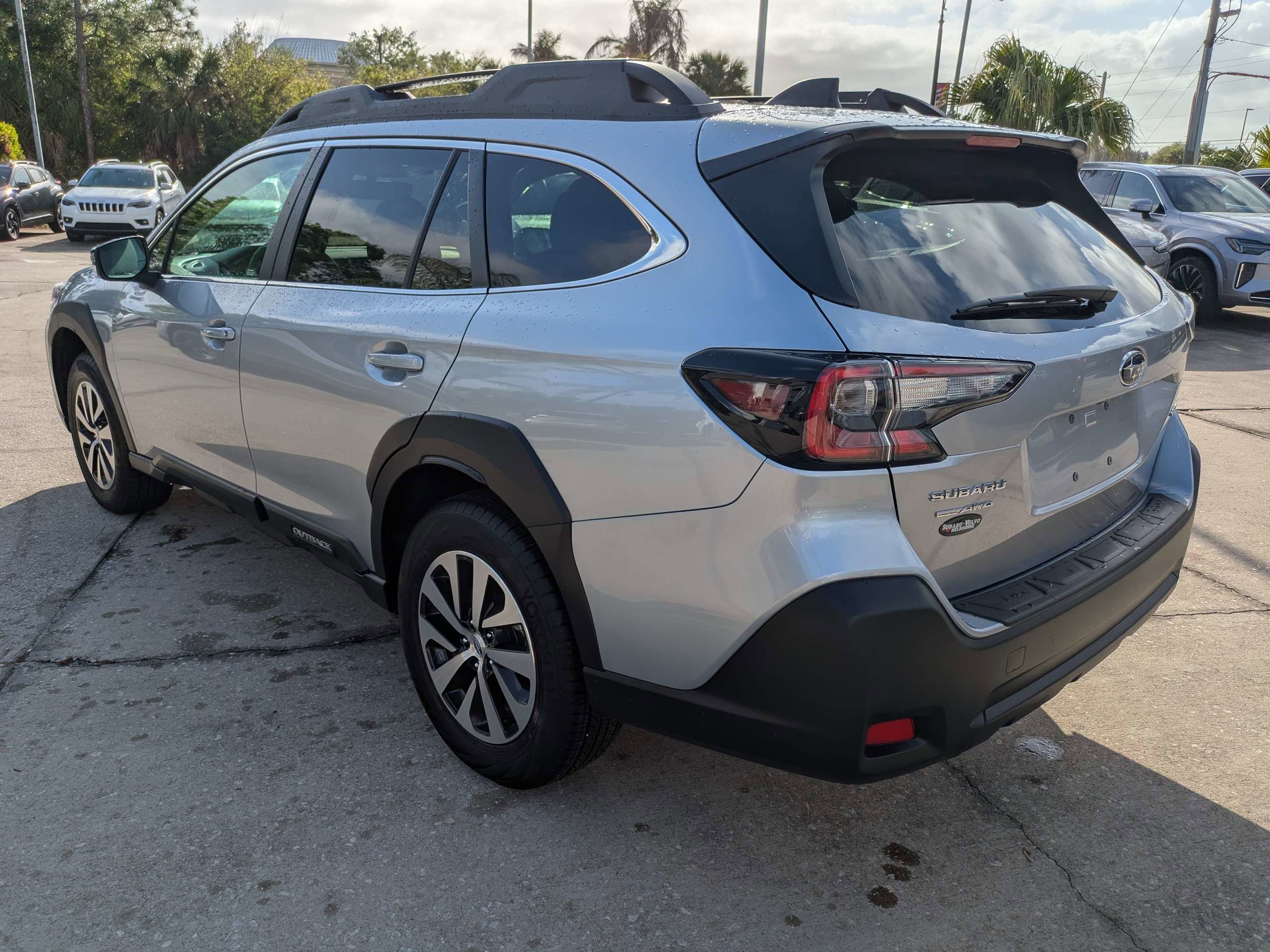 Certified 2025 Subaru Outback Premium w/ Popular Package #1A image 6