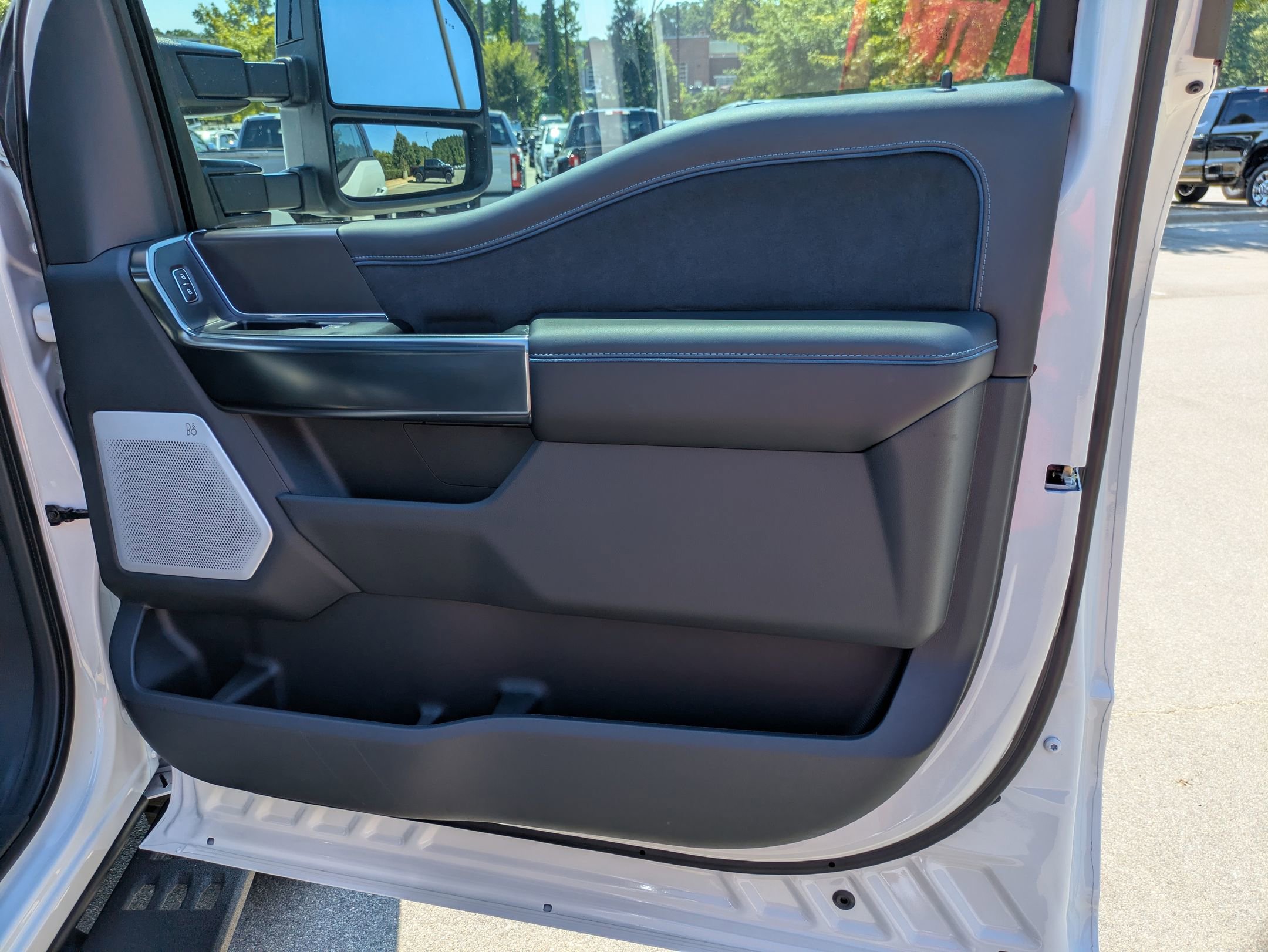 New 2026 Ford F250 Platinum w/ Tremor Off-Road Package image 45
