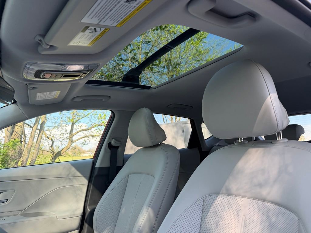 Used 2025 Hyundai Kona Limited image 15