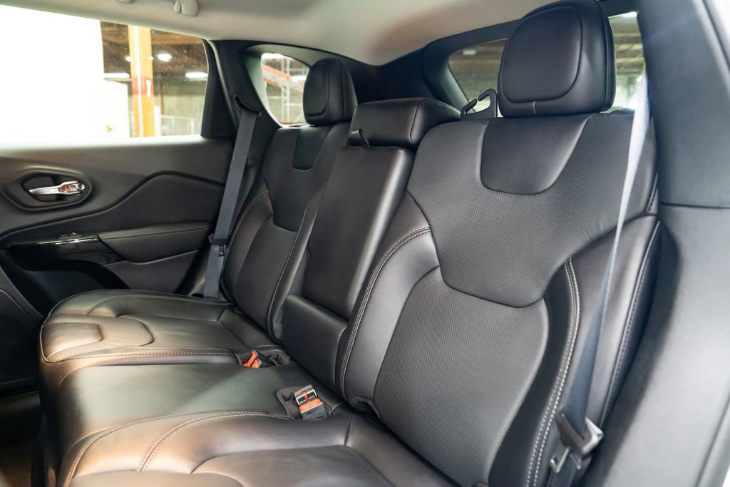 Used 2023 Jeep Cherokee Altitude Lux AWD/4WD image 27