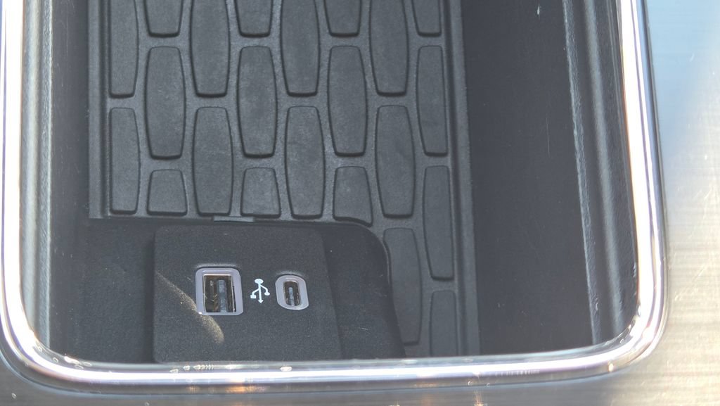 Used 2023 Lincoln Aviator AWD w/ Premium Package image 31