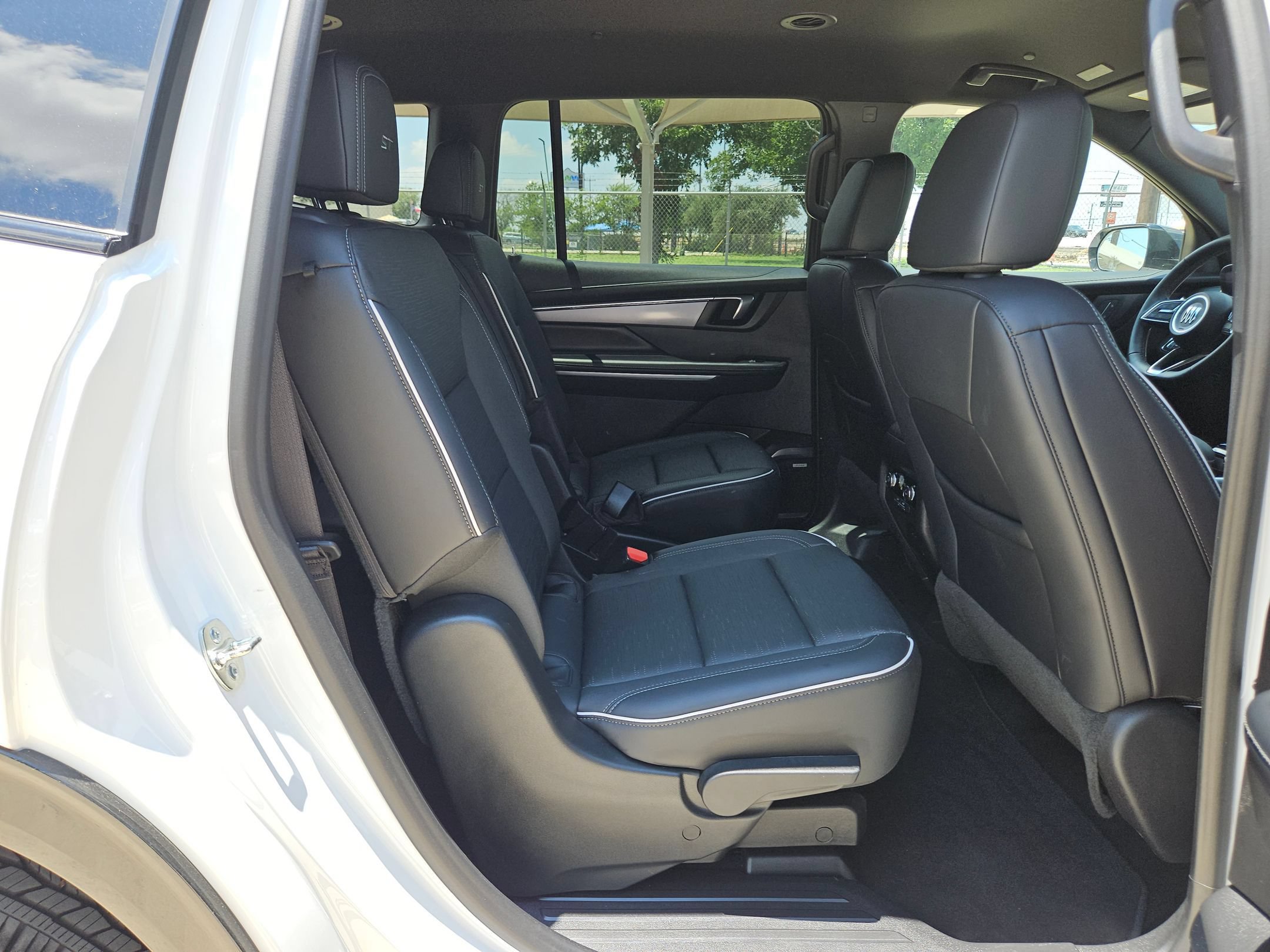 Certified 2026 Buick Enclave Sport Touring FWD image 25