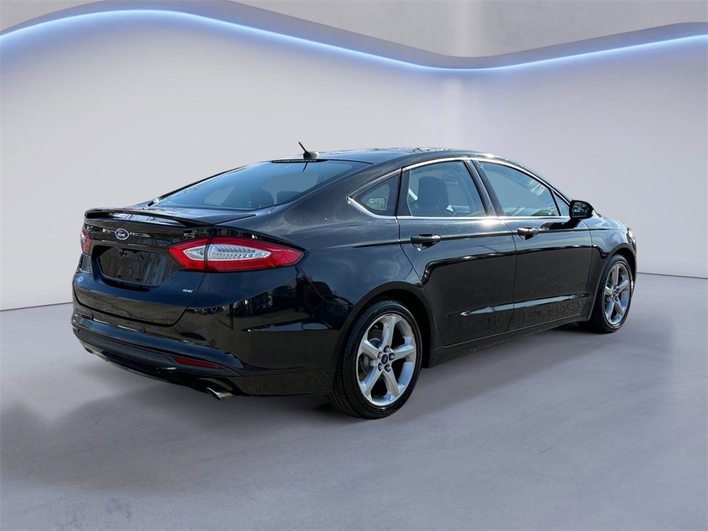 Used 2015 Ford Fusion SE w/ Equipment Group 201A image 3