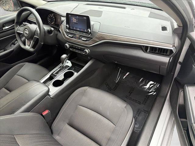 Used 2024 Nissan Altima 2.5 SV FWD image 25