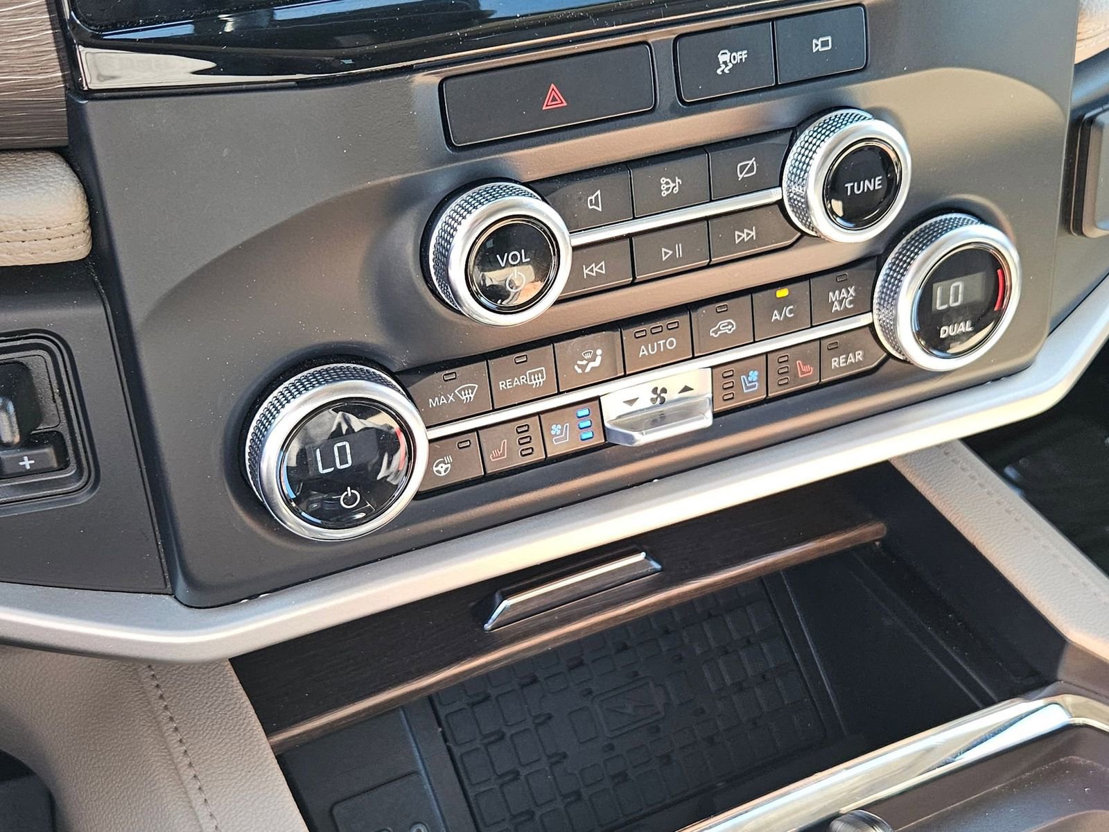 Certified 2023 Ford Expedition Limited image 22