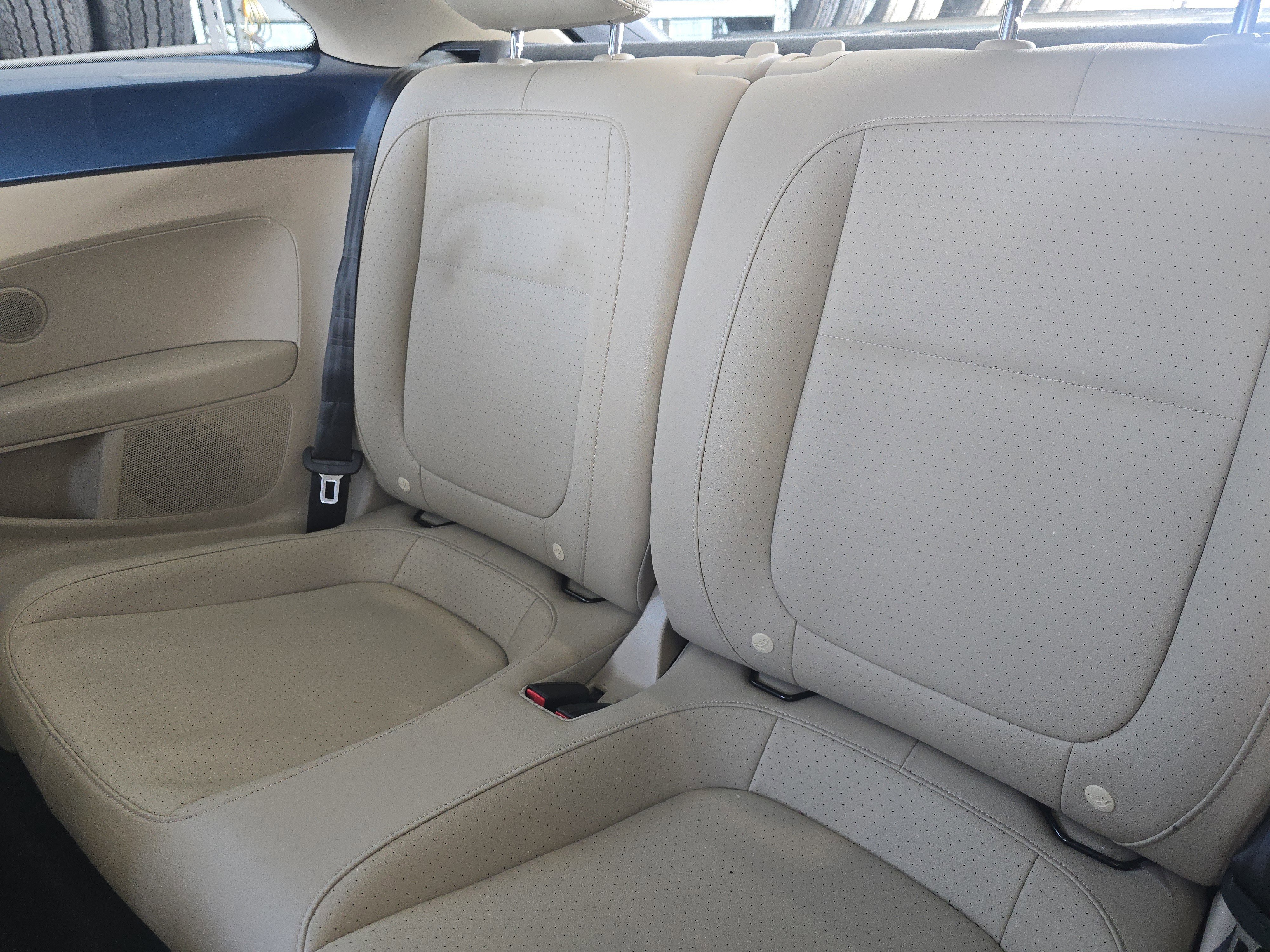 Used 2019 Volkswagen Beetle 2.0T SE image 26