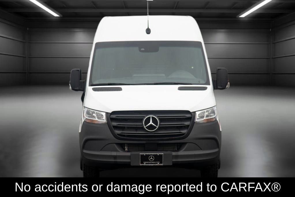 Used 2024 Mercedes-Benz Sprinter 3500 image 2