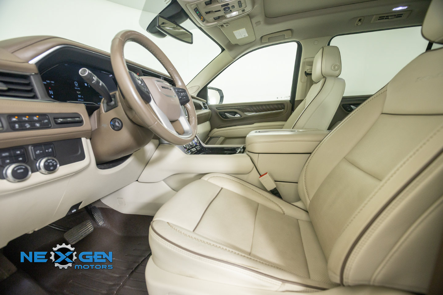 Used 2022 GMC Yukon XL Denali AWD/4WD image 13
