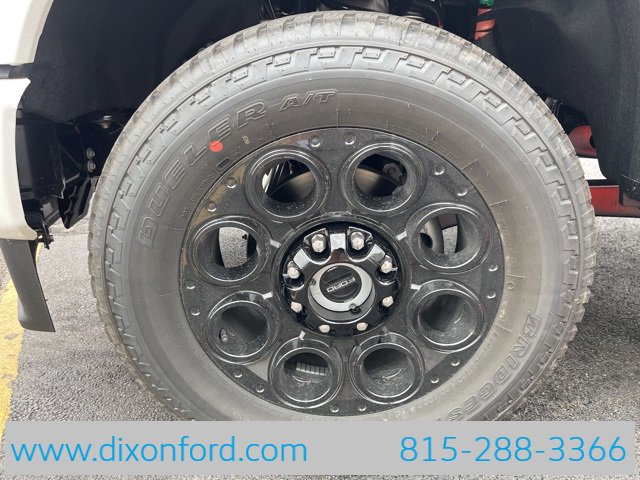 New 2026 Ford F250 Lariat w/ Black Appearance Package image 28