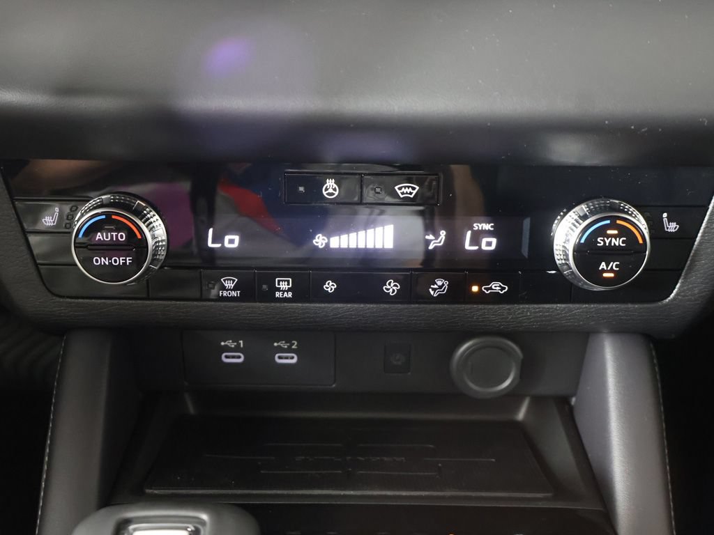 New 2026 Mitsubishi Outlander LE AWD/4WD image 48