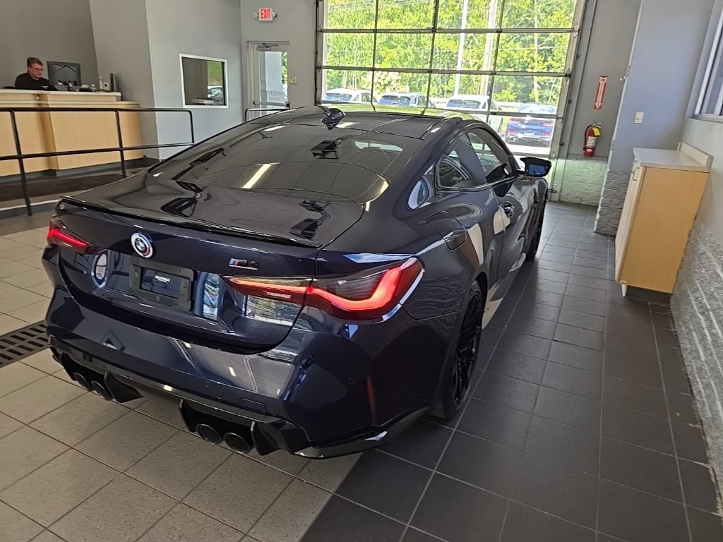 Used 2022 BMW M4 Competition w/ Executive Package RWD image 5