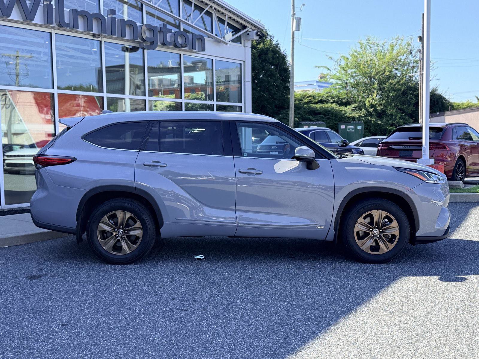 Used 2022 Toyota Highlander Bronze Edition AWD/4WD image 7