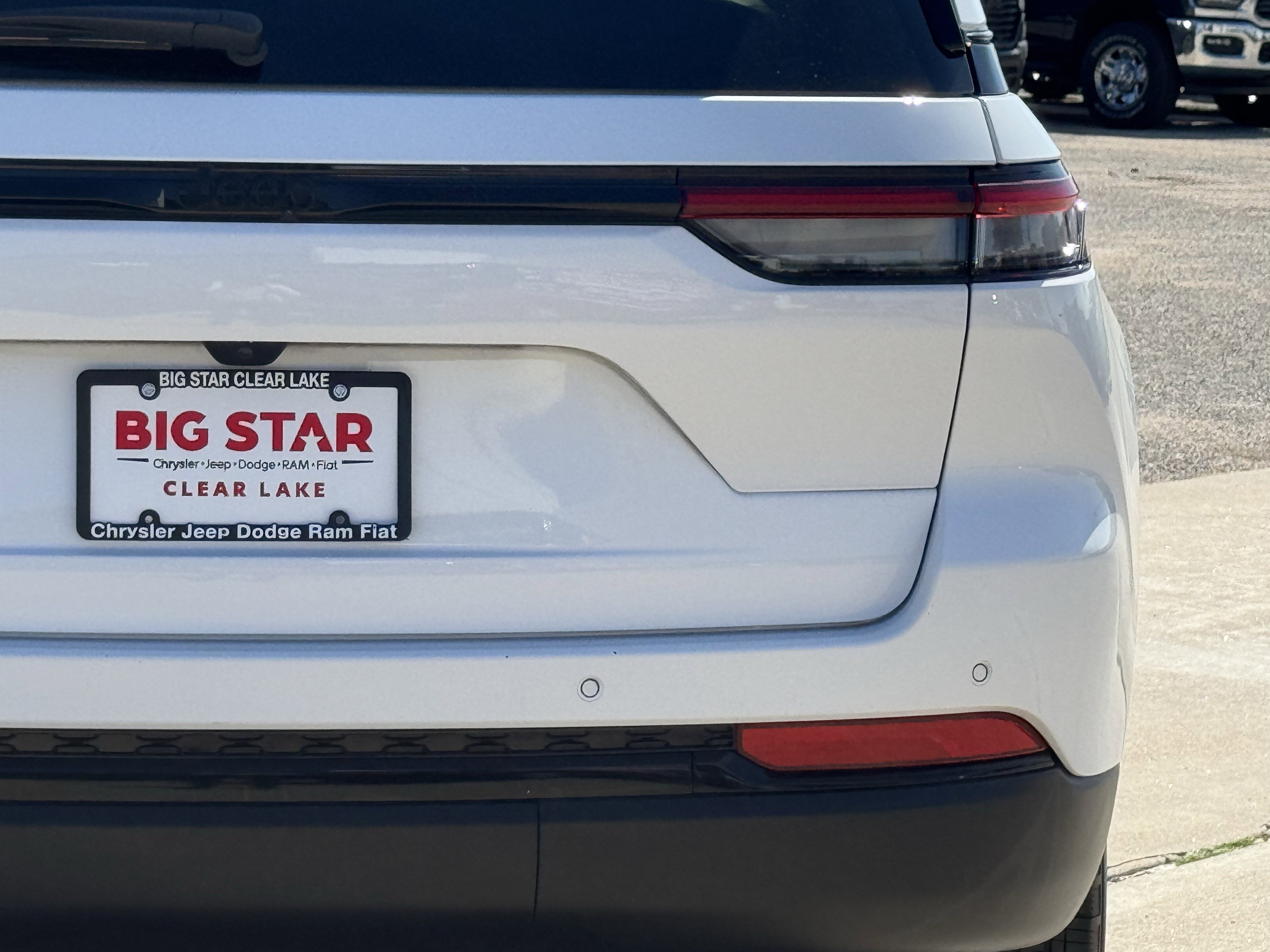 Used 2025 Jeep Grand Cherokee Altitude image 10