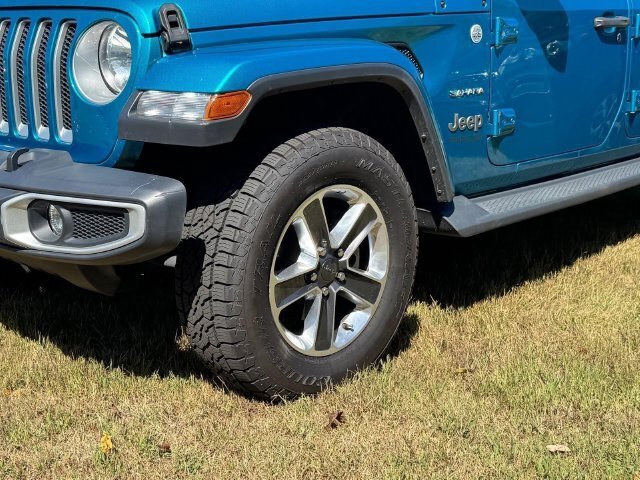 Used 2020 Jeep Wrangler Unlimited Sahara w/ Cold Weather Group AWD/4WD image 5