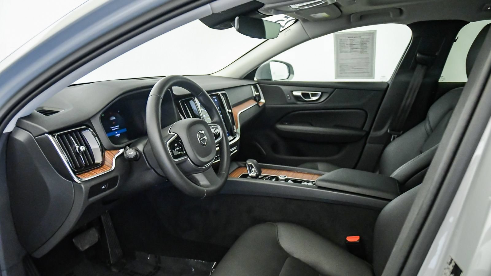 Certified 2025 Volvo V60 B5 Cross Country Plus AWD/4WD image 17