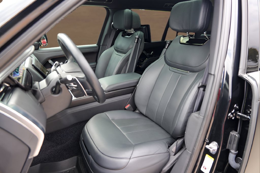 Used 2023 Land Rover Range Rover SV AWD/4WD image 7