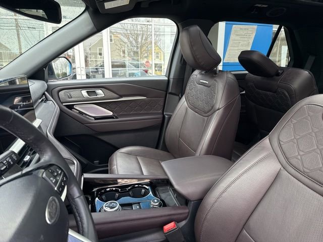 Used 2025 Ford Explorer Platinum w/ LUX Leather Package AWD/4WD image 19