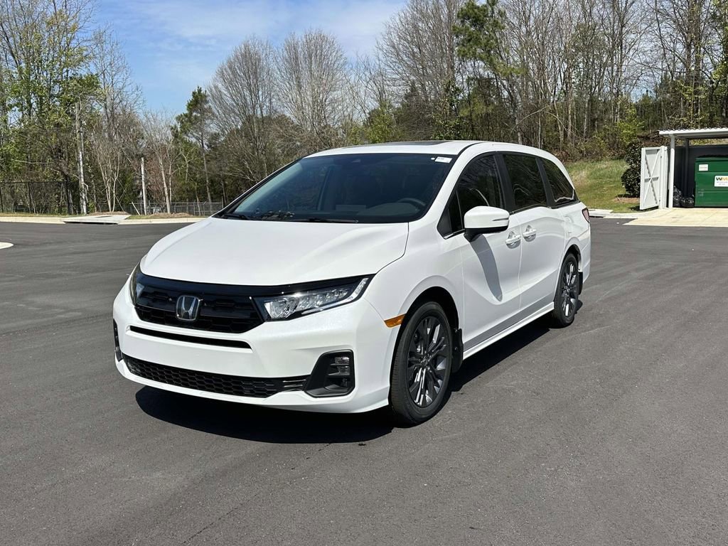New 2026 Honda Odyssey Touring image 3
