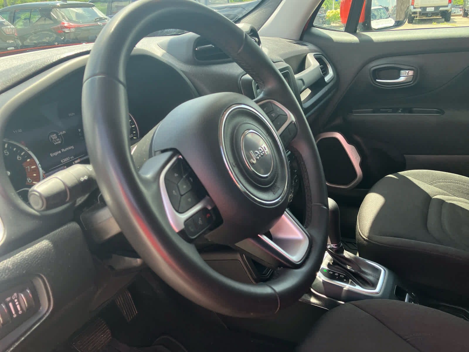 Used 2021 Jeep Renegade Latitude FWD image 9