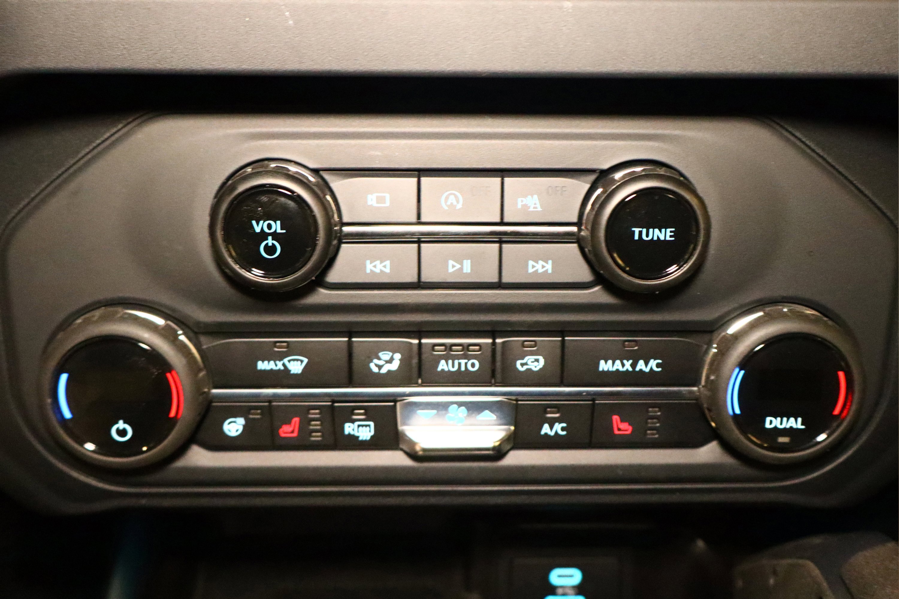 Used 2025 Ford Bronco Outer Banks w/ Sasquatch Package image 26