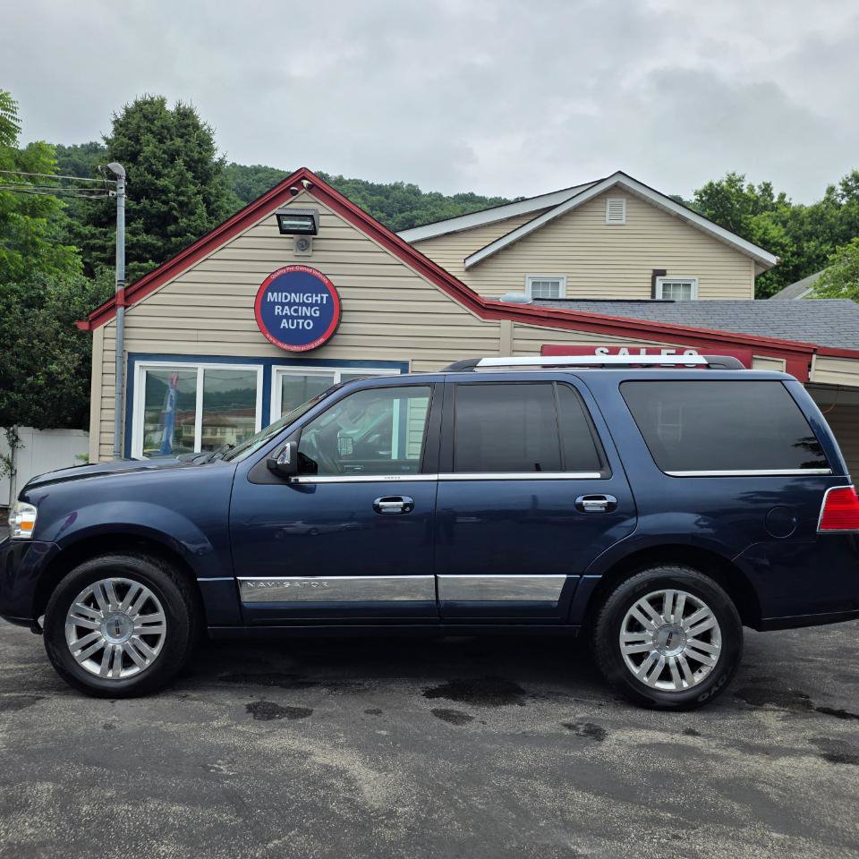 Used 2014 Lincoln Navigator 4WD image 8