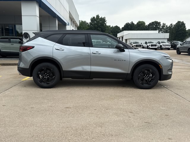 New 2026 Chevrolet Blazer LT w/ Convenience Package AWD/4WD image 2