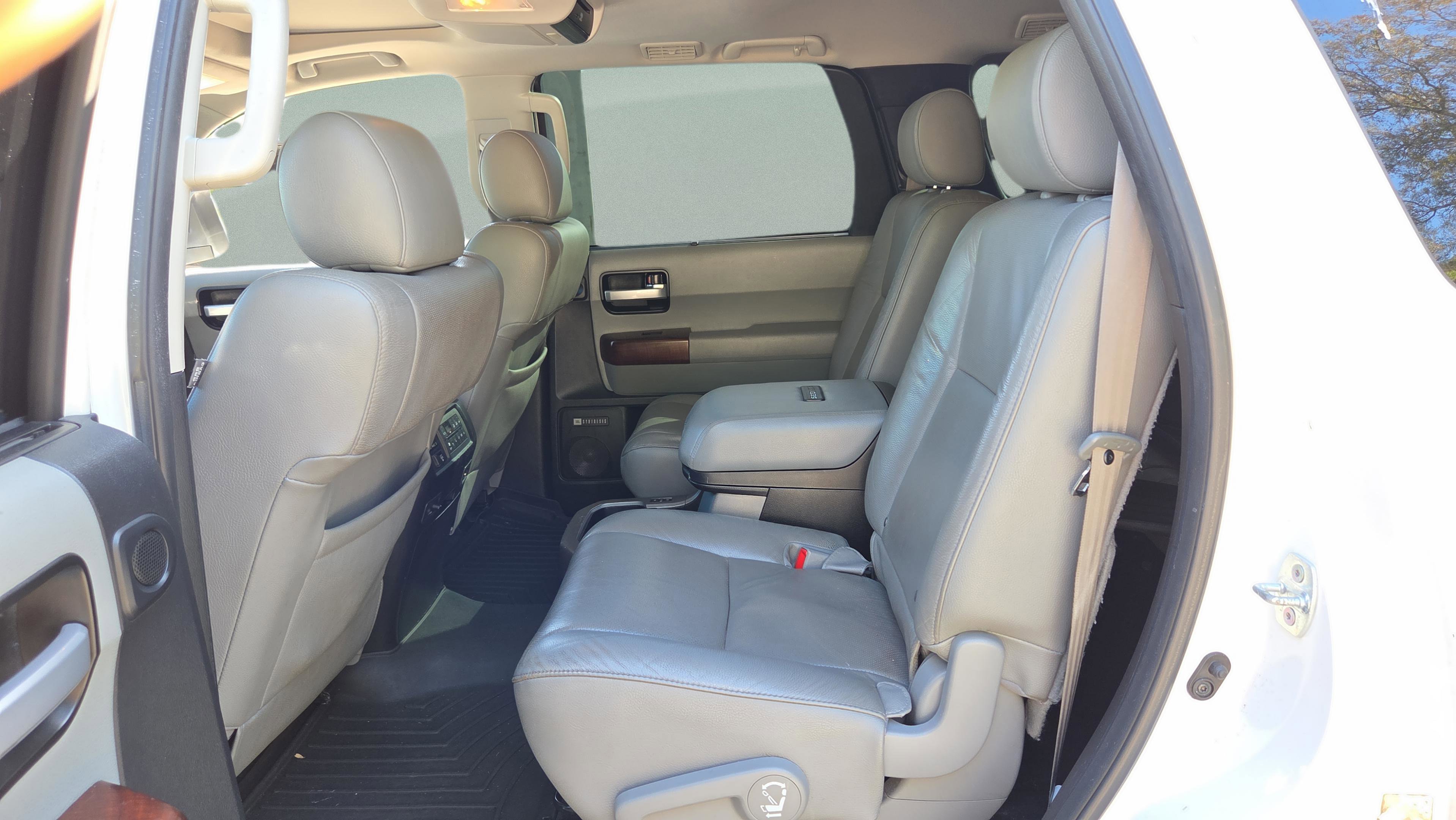 Used 2017 Toyota Sequoia Platinum image 11