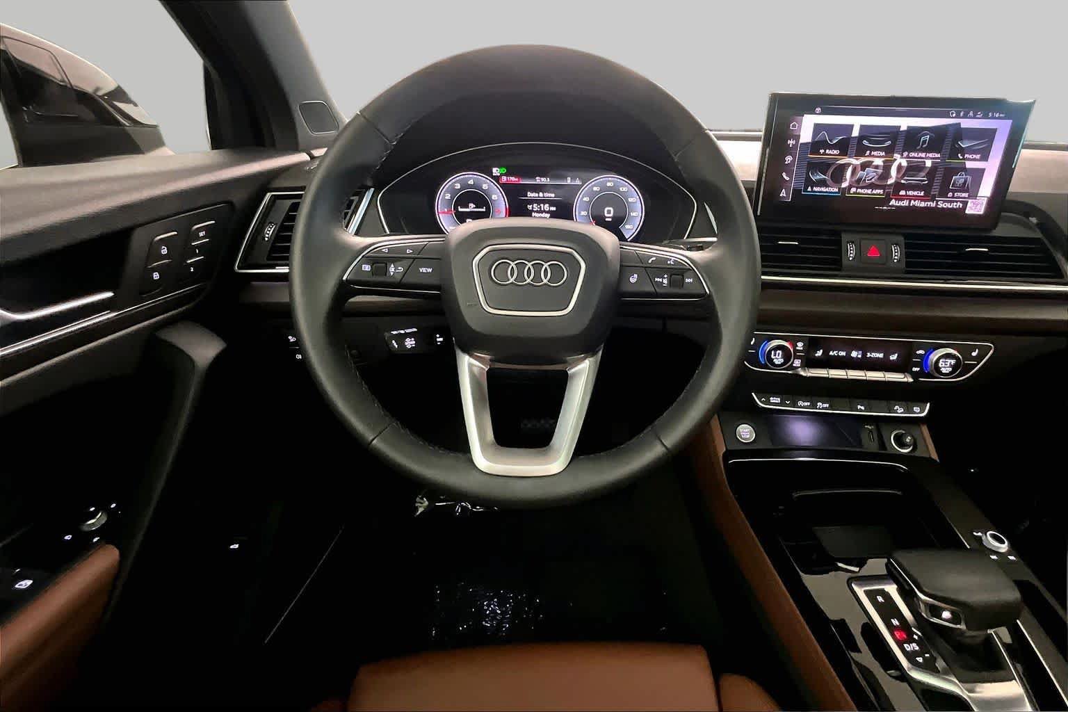 Used 2025 Audi Q5 2.0T Premium Plus w/ Premium Plus Package AWD/4WD image 6