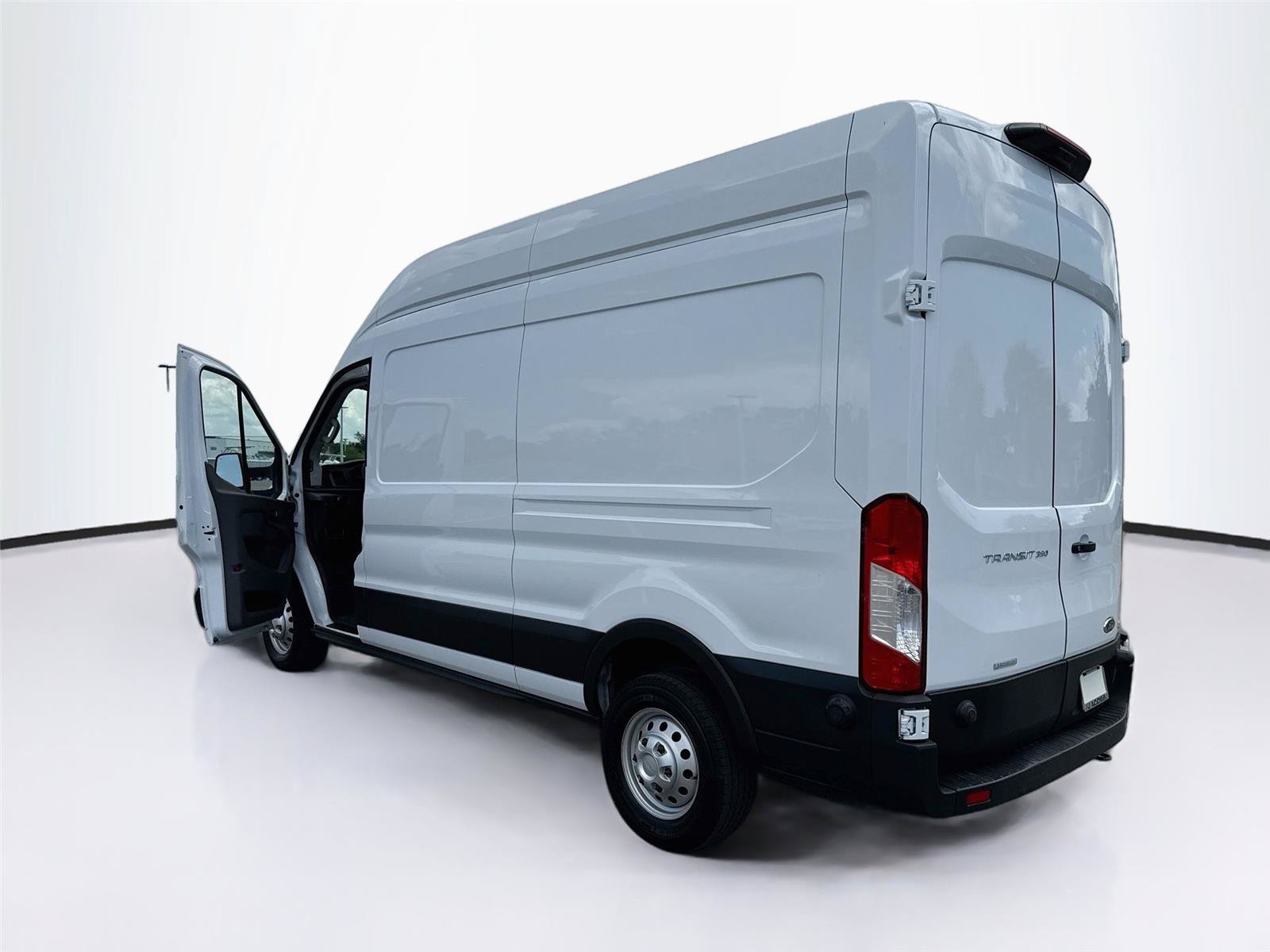 Used 2024 Ford Transit 350 148 High Roof RWD image 34