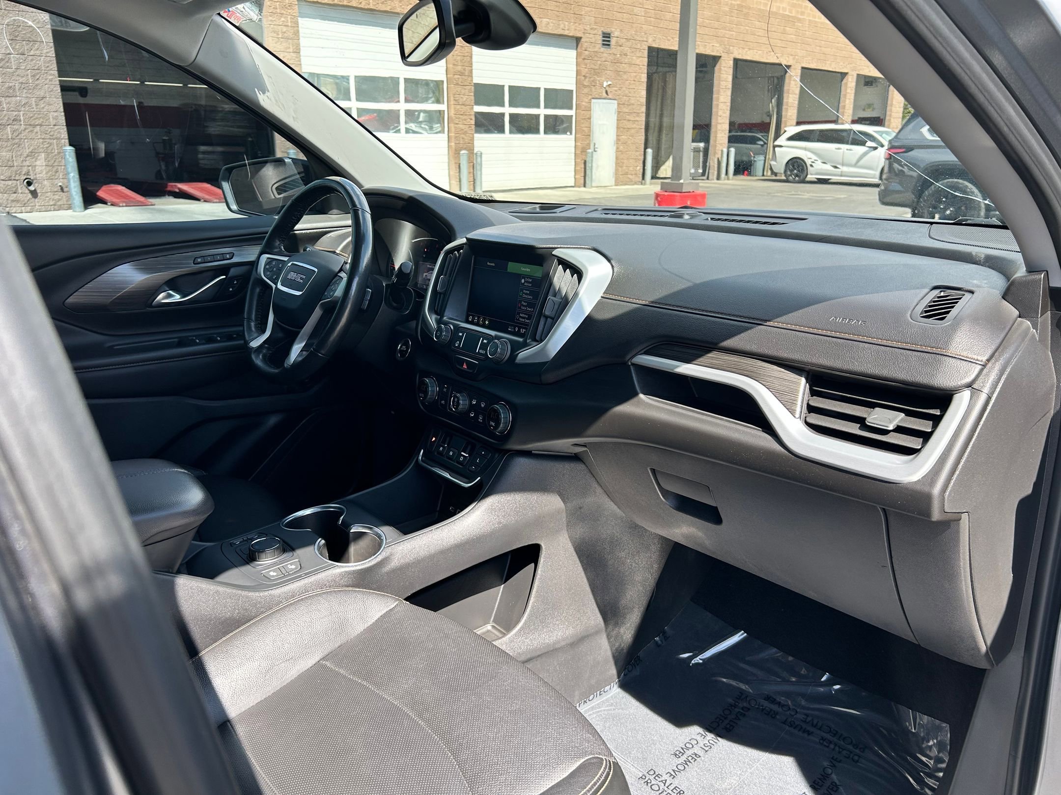 Used 2020 GMC Terrain SLT w/ Preferred Package image 28