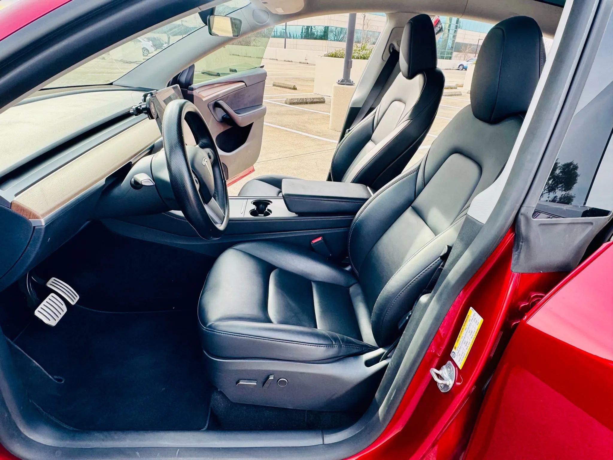 Used 2024 Tesla Model Y Performance image 15