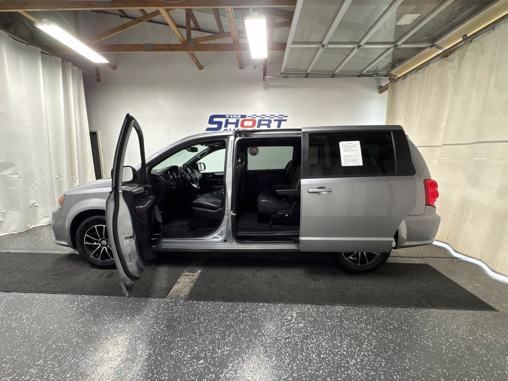 Used 2019 Dodge Grand Caravan GT w/ Safety Sphere Group FWD image 34