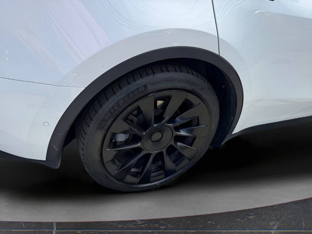 Used 2022 Tesla Model Y Long Range AWD/4WD image 12